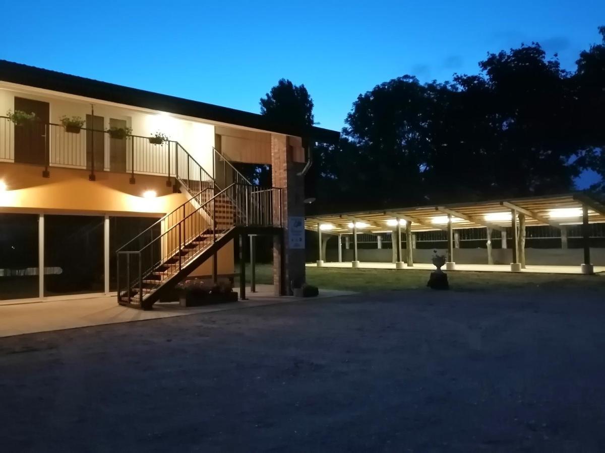 Agriturismo Castolda Treviglio Exteriör bild